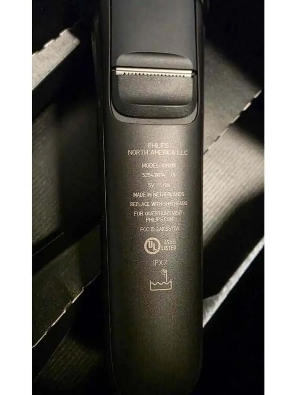 Philips Norelco i9000 Electric Shaver